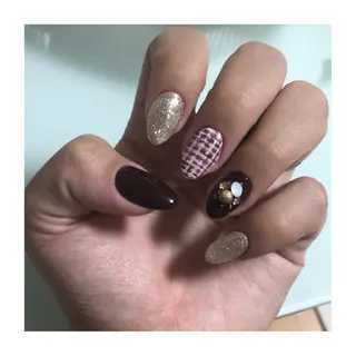 ミディアム ネイル 大田 美笛香のネイルデザイン