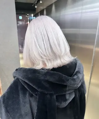 セミロング 名古屋栄♡PELE/ ブリーチ/ハイトーンのヘアスタイル