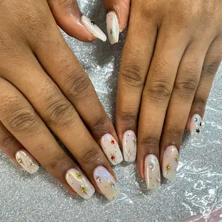 ネイル VIERU 🌈🎀💖のネイルデザイン