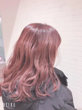セミロング カラー 岩永 梨玖のヘアスタイル