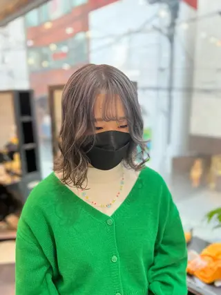 ミディアム カラー Elissumeda所属・ブリーチ特化 梅田本多翔のヘアスタイル