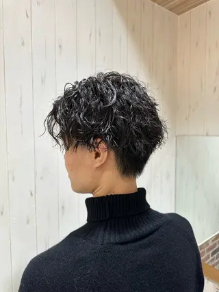 ミディアム パーマ メンズ 中嶋 紘夢のヘアスタイル