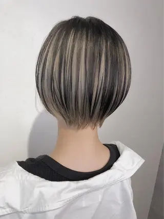 セミロング カラー _WHITE 高槻のヘアスタイル