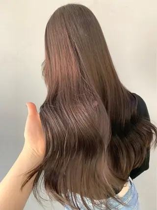 ロング アブアイ所属・🌈艶髪ハイトーン SENAのヘアスタイル