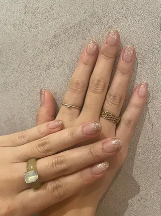 ネイル 篠塚 愛理のネイルデザイン