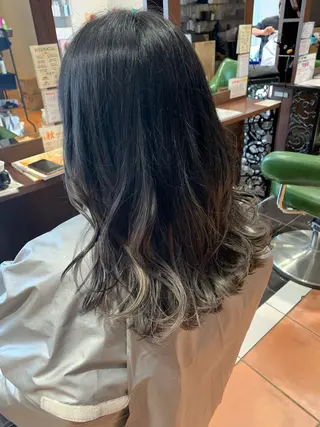 ミディアム カラーリスト菅澤 岳のヘアスタイル