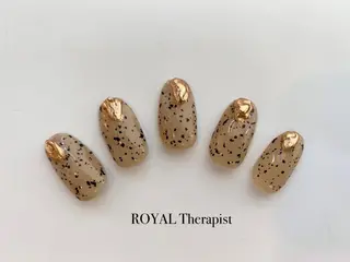 ネイル 【尾下】 ロイヤル•セラピストのネイルデザイン
