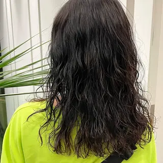 ロング パーマ ひなた あゆみのヘアスタイル