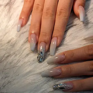 ネイル RUNWAY 　　の眉毛・アイブロウイメージ