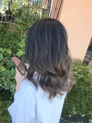 セミロング 下條 真のヘアスタイル