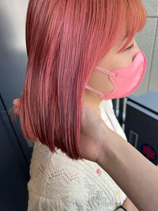 ショート カラー ヘアアレンジ サナ🌱 切りっぱなしボブのヘアスタイル