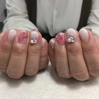 ネイル Nailsalon Charis.yuのネイルデザイン
