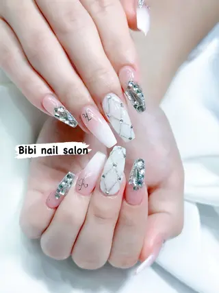 セミロング Bibi beauty spa Osaka所属・Chann Channのネイルデザイン