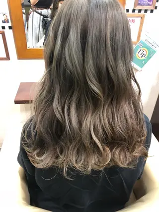セミロング カラー 國次 夕貴のヘアスタイル
