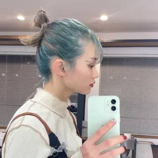 ミディアム カラー しの　ゆきの THE REMMYのヘアスタイル