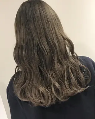 セミロング カラー 🔹TOMO🔹 圧倒的経験値🔹のヘアスタイル