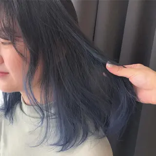 セミロング カラー ORIKA 美容室のヘアスタイル