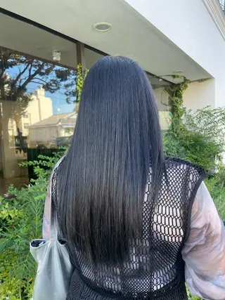 ロング ROZA germe所属・SHIO / ハイトーンカラーのヘアスタイル