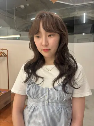 ロング anri/梅田/ 透明感カラーのヘアスタイル