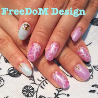 ネイル ＦreeDoＭ   Design所属・W KUMIのネイルデザイン