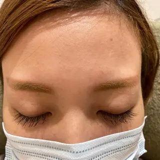 マツエク・マツパ 三好 涼華のヘアスタイル