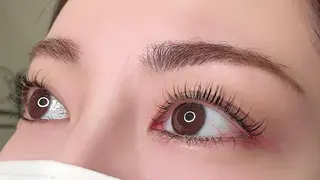 マツエク・マツパ ネイル&アイ QUEEN&CRIMSON所属・眉WAX/ピーリング ホワイトニングの眉毛・アイブロウイメージ