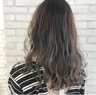 ロング 伊 杏のヘアスタイル