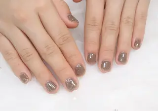 ネイル なつか🍒パラジェル 新宿三丁目1分💘のネイルデザイン
