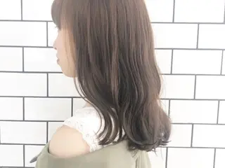 ミディアム カラー パーマ ヘアアレンジ ネイル マツエク・マツパ 川野 彩海のヘアスタイル