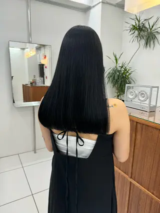 セミロング カラー MIES amane(アマネ)のヘアスタイル