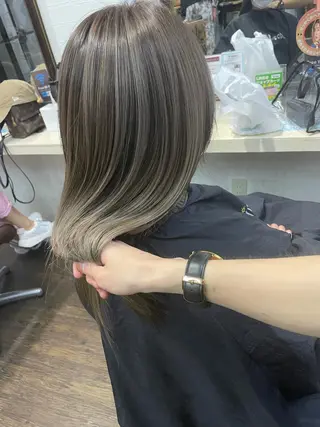 ミディアム カラー ヒカ/外国人風 デザインカラーのヘアスタイル