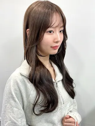 ロング カラー soigné 表参道【ソワネ】所属・🖱️透明感カラー ×髪質改善Rikyuのヘアスタイル