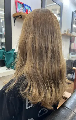 カラー 香野 優子のヘアスタイル