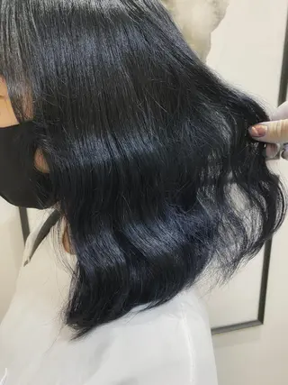 ミディアム カラー sio.nail&eyebrow salon shimokitazawa2号店所属・nailist mana𖤐´-のネイルデザイン