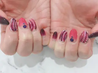 ネイル ネイル＆フラワーサロン〜Ri✦hiro〜鳥栖店所属・HIRATA RIEのネイルデザイン