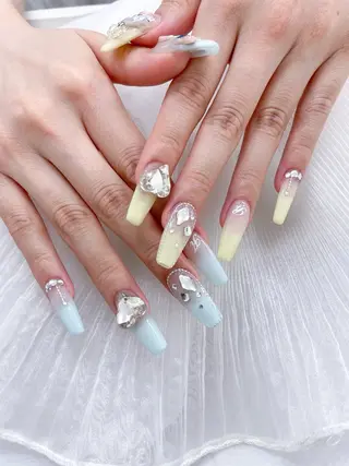 ネイル 五十嵐 美智のネイルデザイン