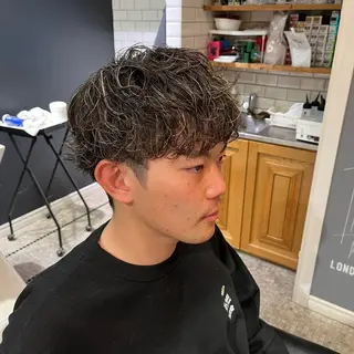 ミディアム パーマ メンズ shift赤坂所属・冨松 真也のヘアスタイル