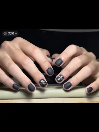 ネイル KIKI Nail所属・池袋ワンカラー 専門店のネイルデザイン