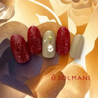 ネイル SOLMANI 予約担当のネイルデザイン