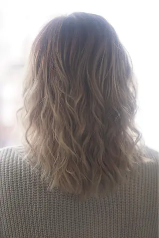 セミロング カラー ヘアアレンジ 枝毛カット&髪質改善 満足NO.1岡しゃんのヘアスタイル