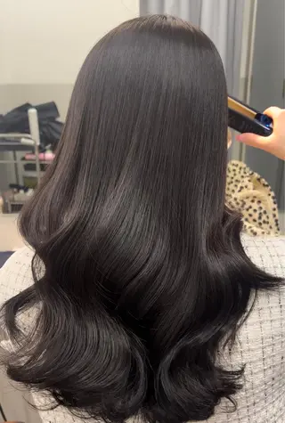 ロング カラー パーマ ヘアアレンジ SALOWIN Frente店所属・個室で似合わせ好印象 🧡外山弥千代のヘアスタイル