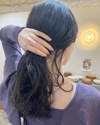 ミディアム KOCHAB 中村穂風のヘアスタイル