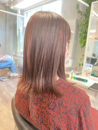 カラー 梅田ハイトーン チダ ヒナノのヘアスタイル