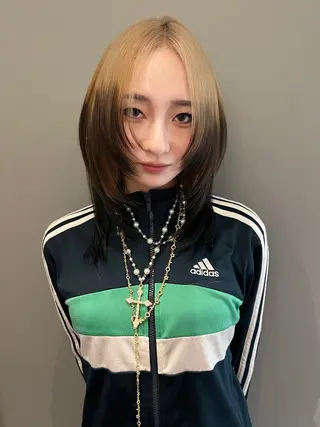 セミロング カラー haco＋所属・圧倒的デザイン力 店長🎨RENAのヘアスタイル