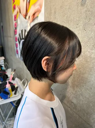 ショート OSHARE DOROBO bis所属・槇野 彪海のヘアスタイル