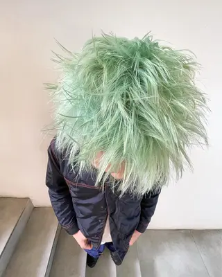 カラー 🎀ボブ＋ハイトーン シュカ👶🏻のヘアスタイル