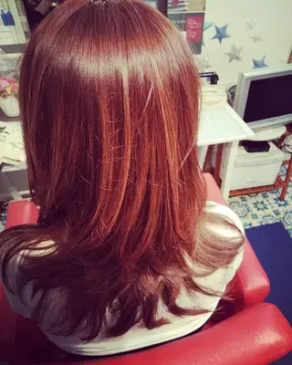 カラー パーマ 田辺 眞波のヘアスタイル