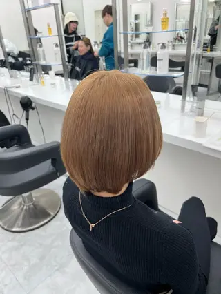 ショート カラー ヘアアレンジ 艶髪ハイトーン🫧 Kurehaのヘアスタイル