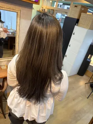 ロング カラー ❣️ハイトーン❣️ BLUE&Co.のヘアスタイル