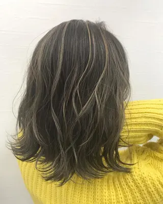 ミディアム カラー 森本 笑のヘアスタイル